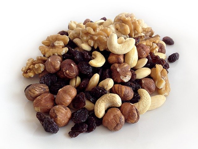 Lire la suite à propos de l’article Barre énergétique aux céréales et aux fruits secs sans gluten