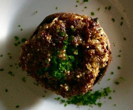 Lire la suite à propos de l’article Champignons de Paris farcis au quinoa et petits légumes sans gluten et sans lait