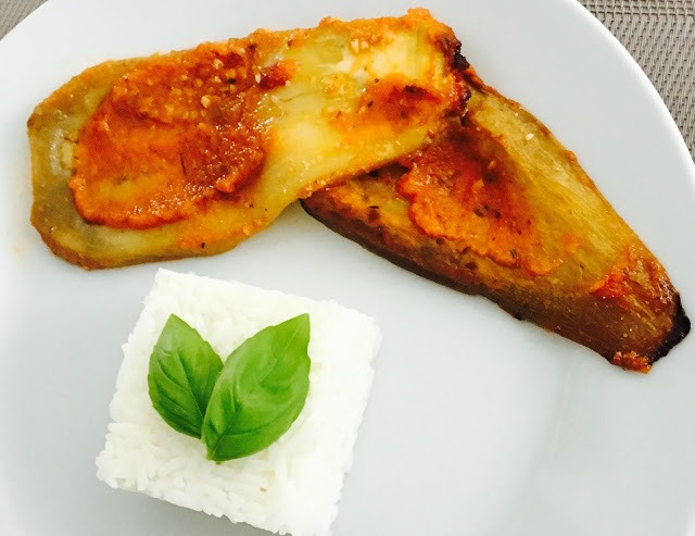 You are currently viewing Aubergines au coulis de tomates et amandes grillées Vegan sans lait animal  sans gluten