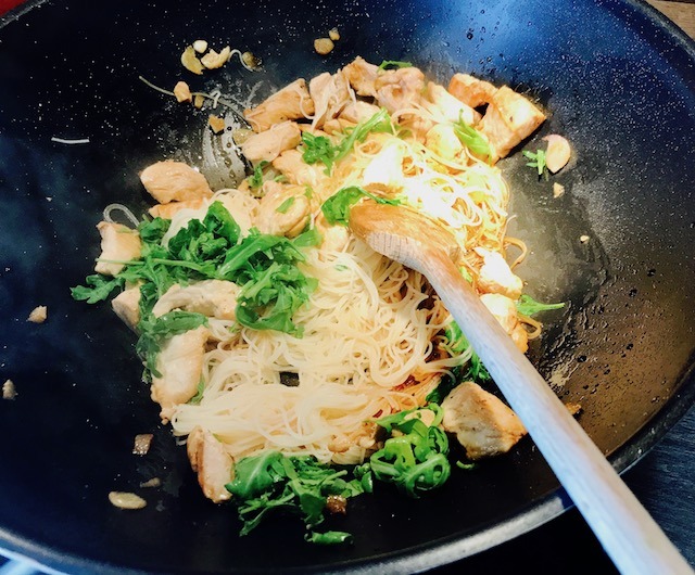 You are currently viewing Cuisiner au wok, bien le choisir