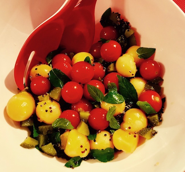 You are currently viewing Salade de quinoa au melon et menthe fraîche