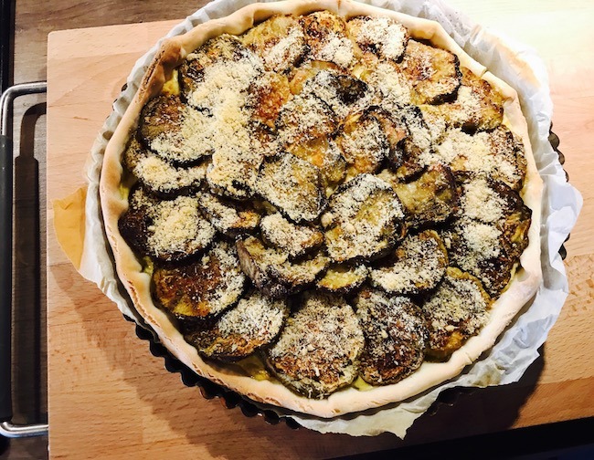 You are currently viewing Tarte salée aux aubergines et parmesan sans gluten et sans lactose