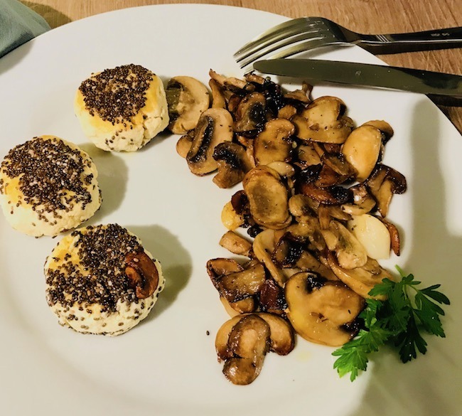 Lire la suite à propos de l’article Tofu maison aux champignons de Paris