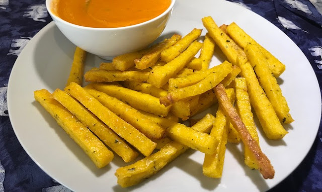 Lire la suite à propos de l’article Frites de polenta sauce aux poivrons