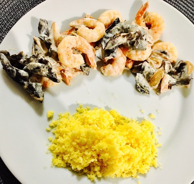 Lire la suite à propos de l’article Crevettes aux champignons noirs à la crème de coco