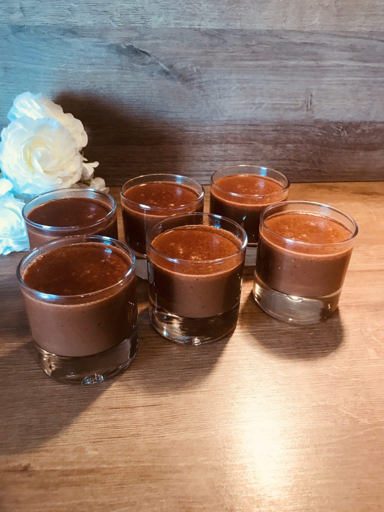 Lire la suite à propos de l’article Petits pots de crème Vegan Choco-Coco