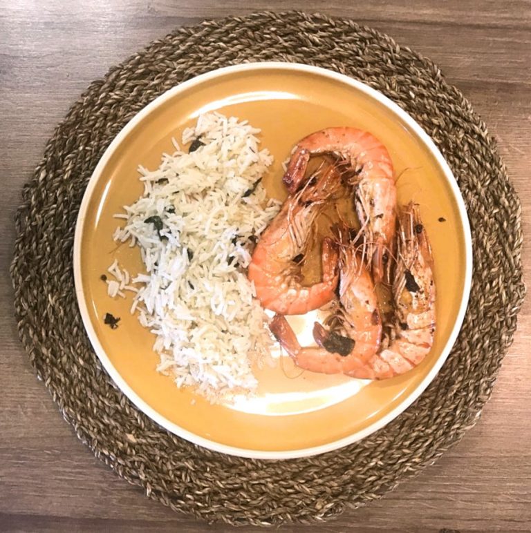 Lire la suite à propos de l’article Crevettes entières gingembre-basilic