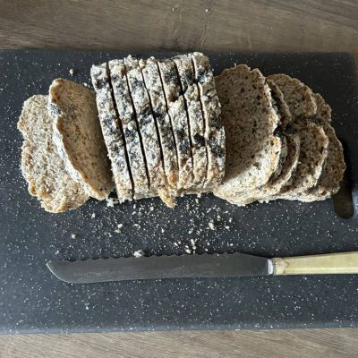 Pain croustillant aux graines sans gluten