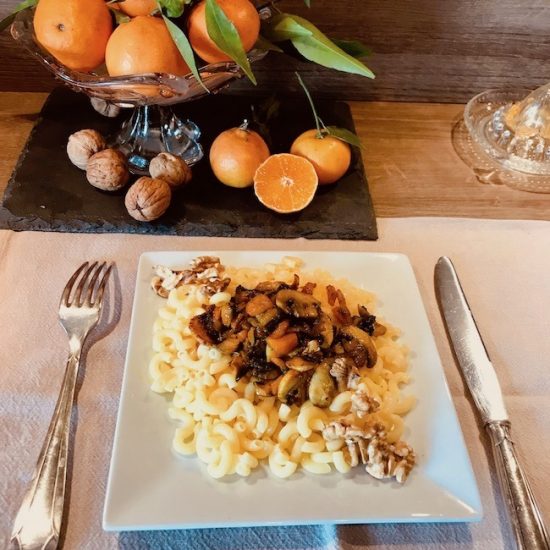 plat de coquillettes clémentines et noix